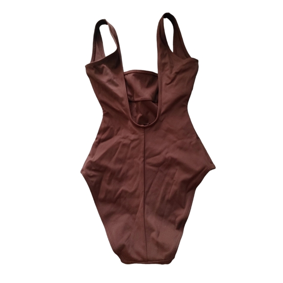 SKIMS Sculpting Swim Tank One Piece Bathingsuit - Small flaw - Picture 2 of 15